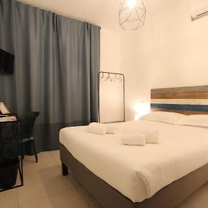 Travel B&B